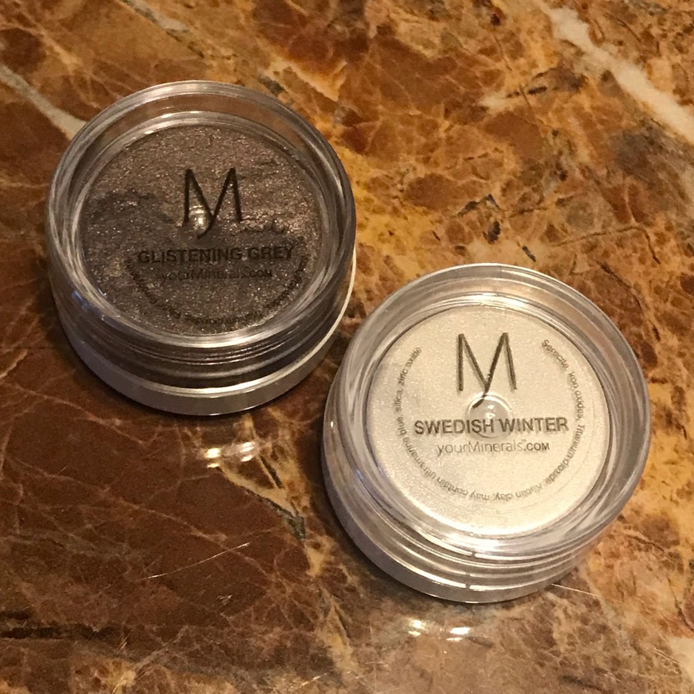 🆕 White & Grey - eyeshadow glimmer mineral powder
